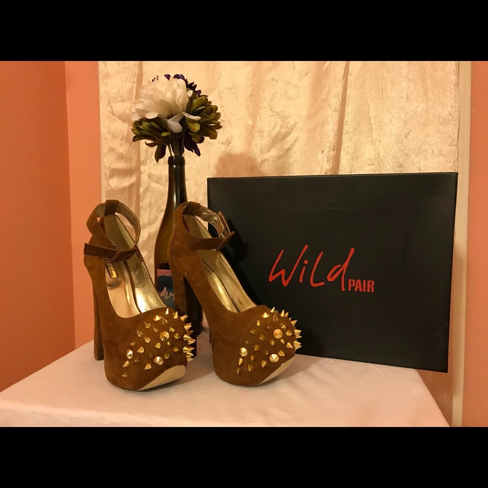 Heels. Chunky heel.